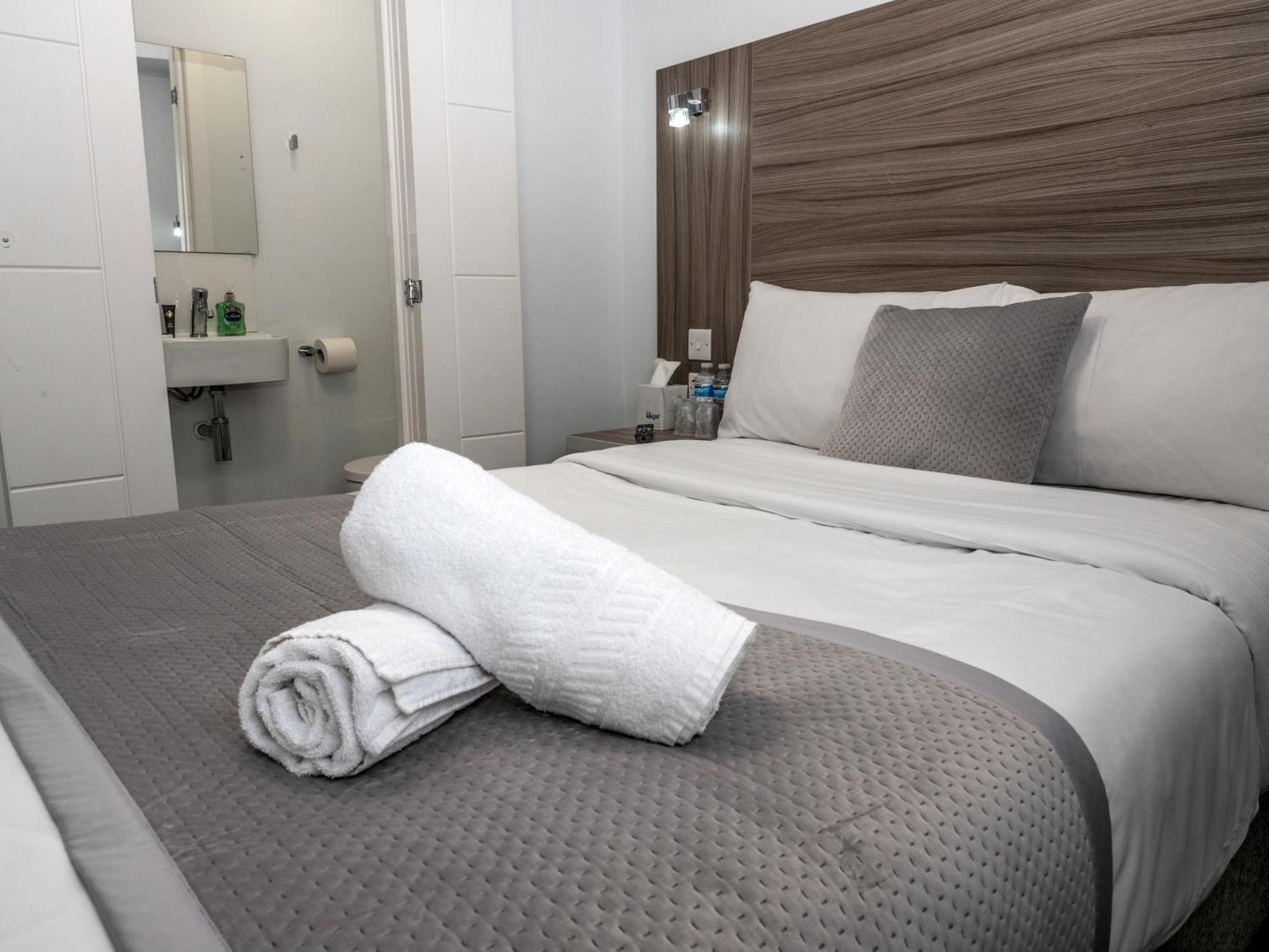 Hotel Sky Nights London Heathrow